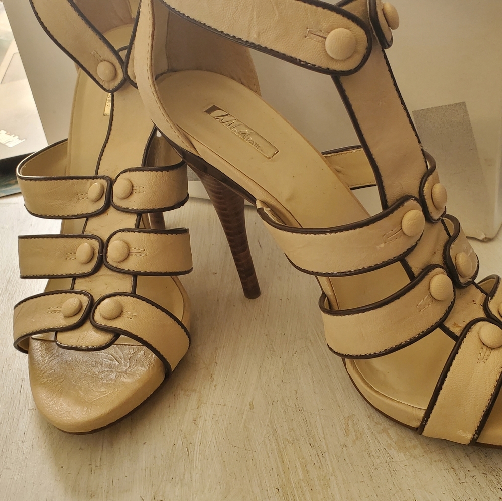Shoes - Picture 3 of 4